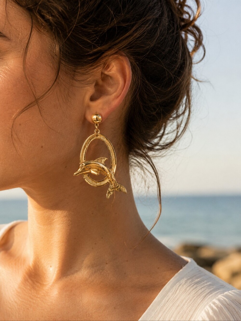 Vintage Avon Gold Dolphin Hoop Earrings Rhinestone Eyes Retro Coastal